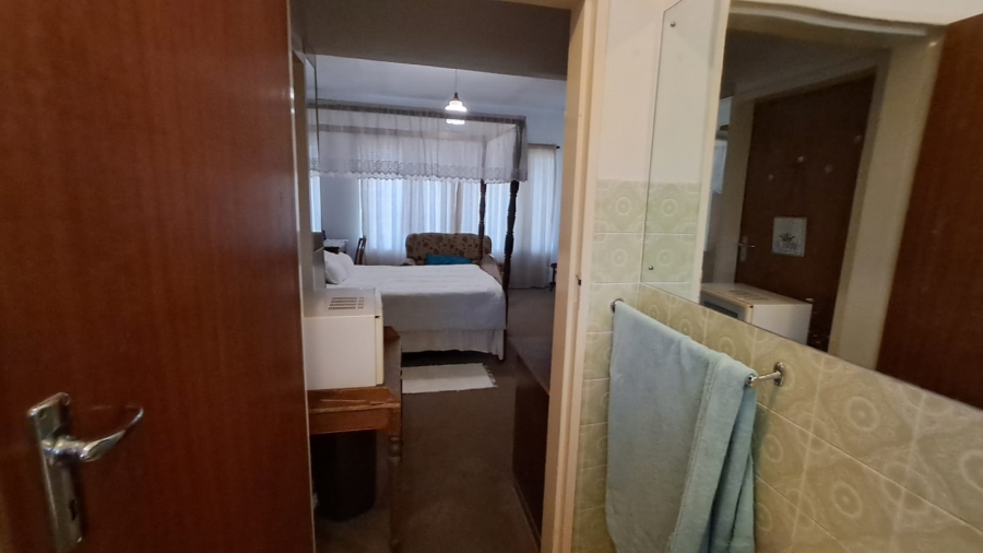 5 Bedroom Property for Sale in Parys Free State